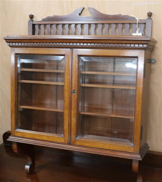 An Edwardian mahogany hanging cabinet W.58cm